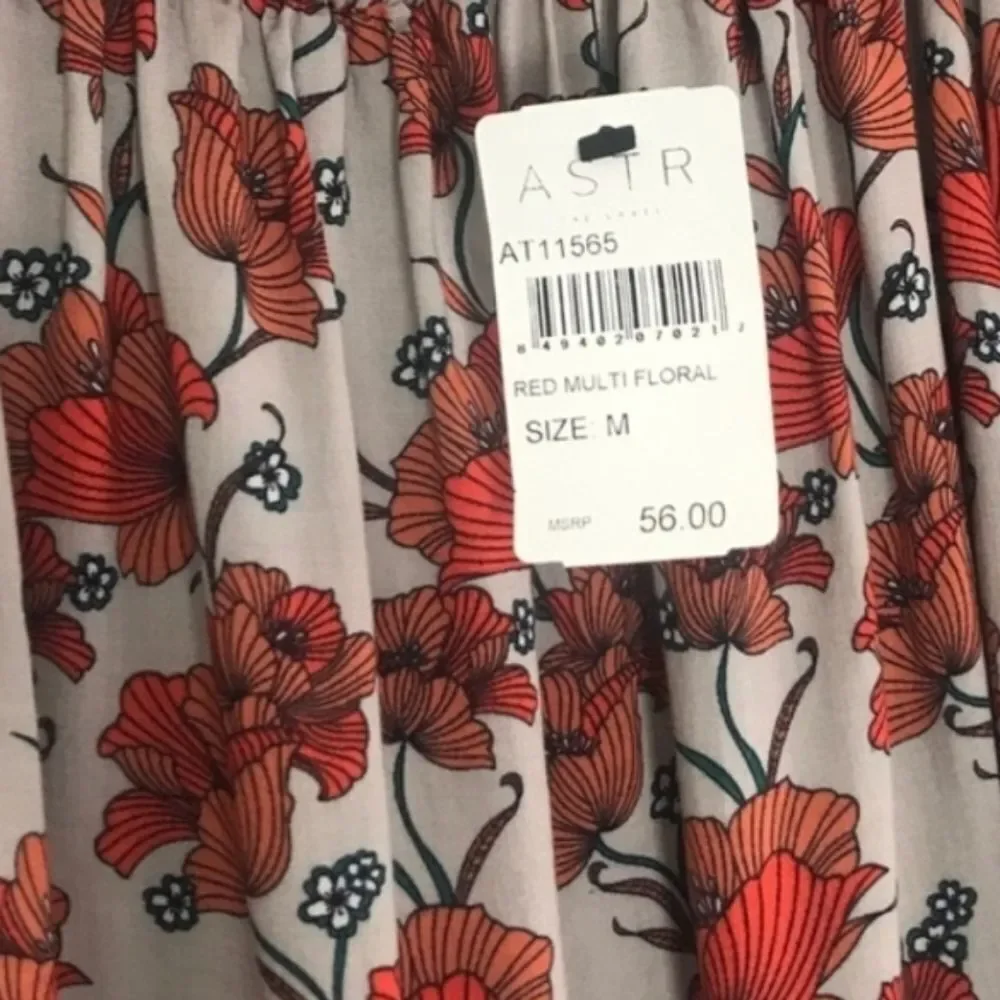 ASTR The Label Red Poppy Print Off Shoulder Crop Top Blouse - Picture 16 of 16
